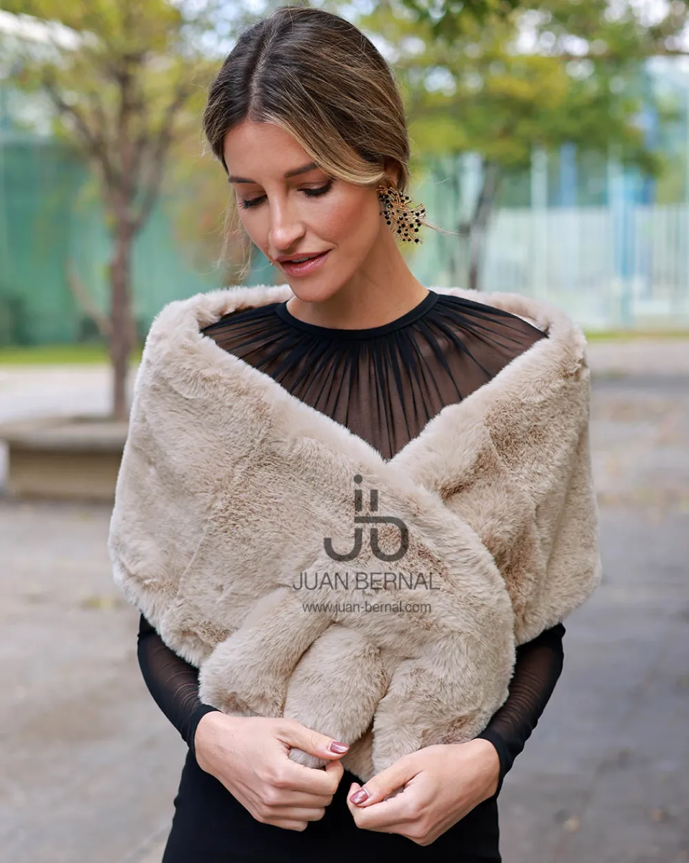 estola_soft_beige_0.webp Juan Bernal Estolas^Estola Soft beige
